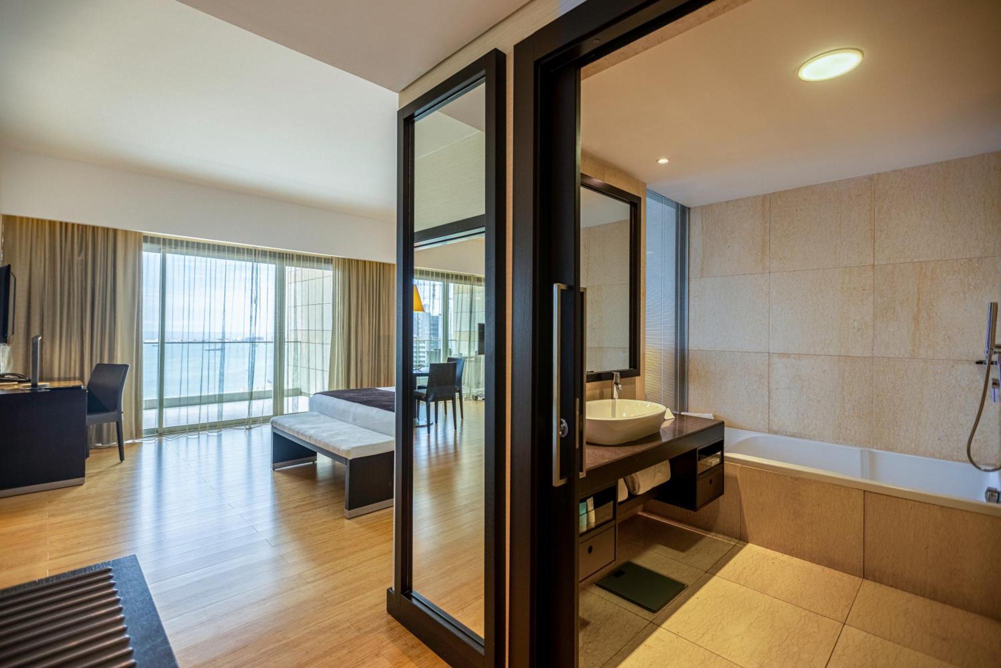Epic Sana Luanda Hotel Zimmer foto